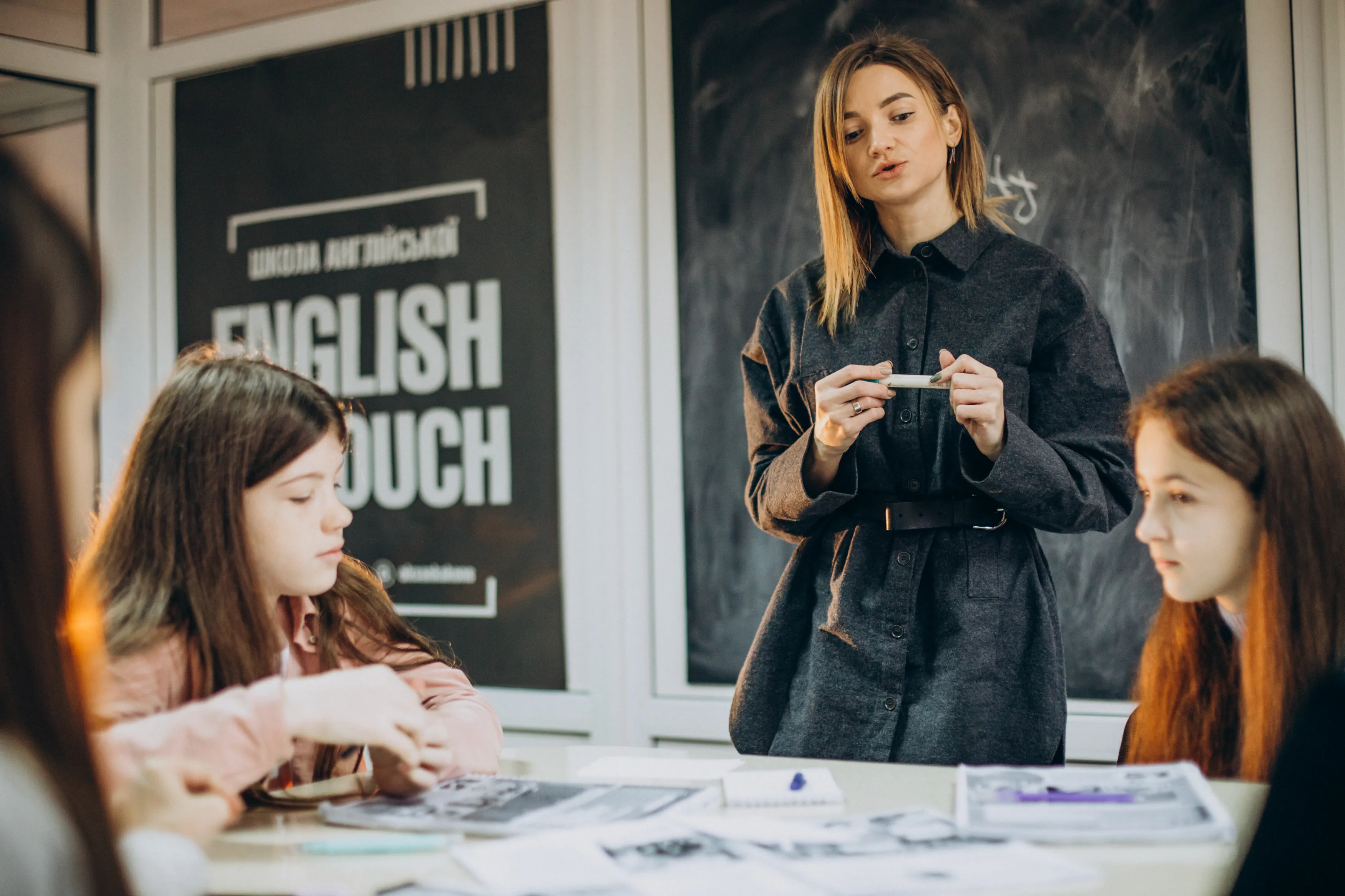 Alumnos en clase de idiomas — Academia Lingua Madrid
