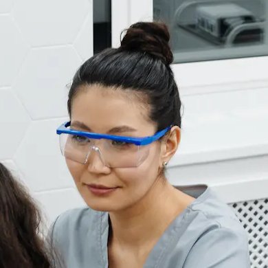 Retrato profesional de Laura Martín, higienista dental